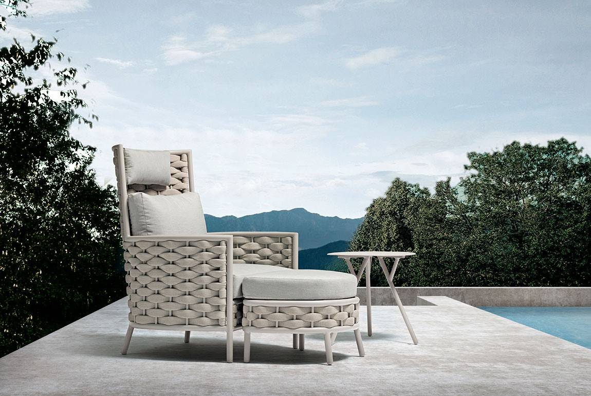 What should I pay attention to when buying rattan furniture?